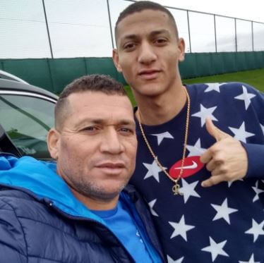 Antonio Carlos Andrade with his son Richarlison.